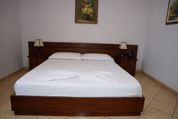 Room 5 of 22