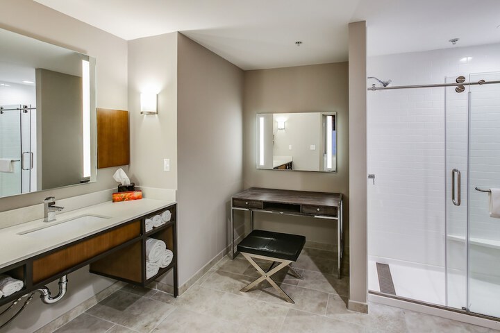 Bathroom shower