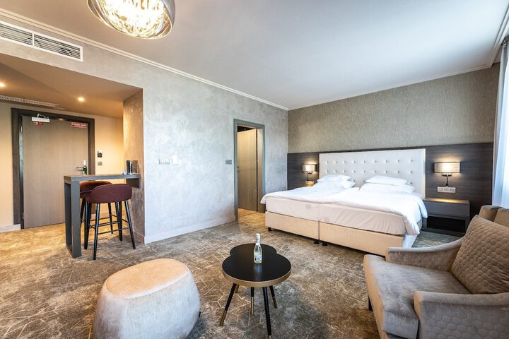 Room 18 of 55