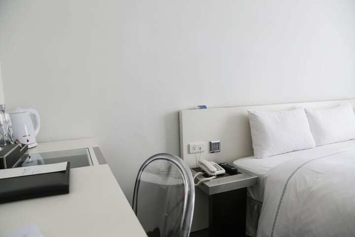 Room 32 of 51