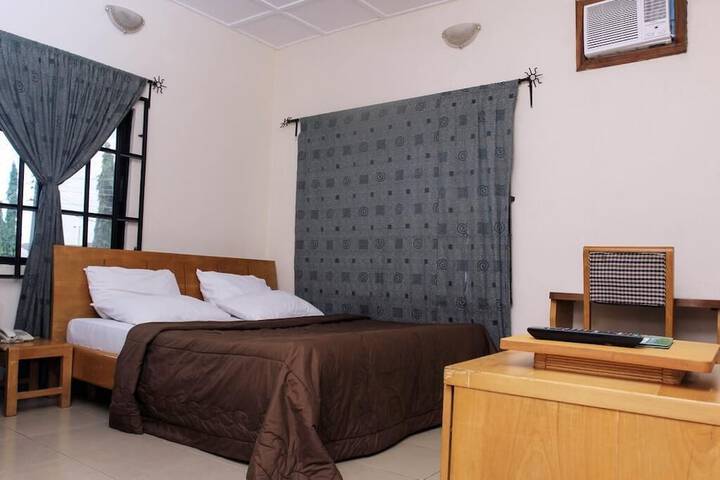 Room 8 of 15