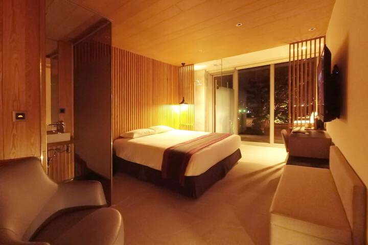 Room 10 of 92
