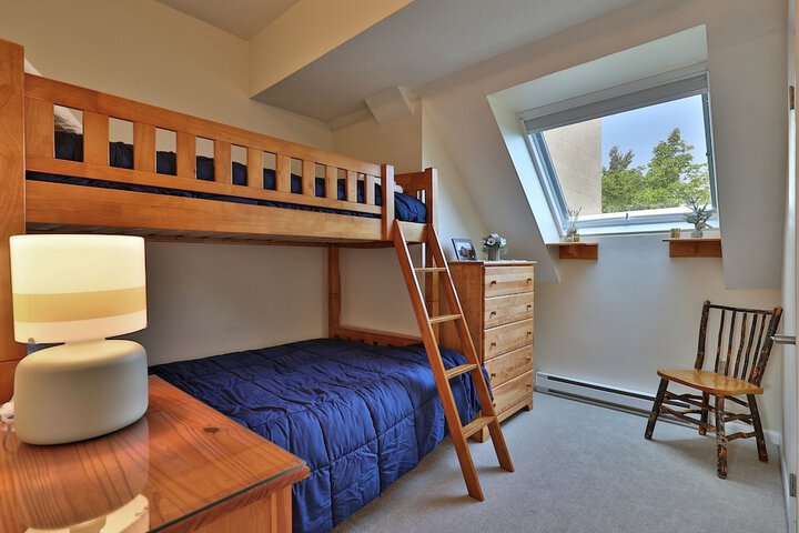 Room 25 of 234