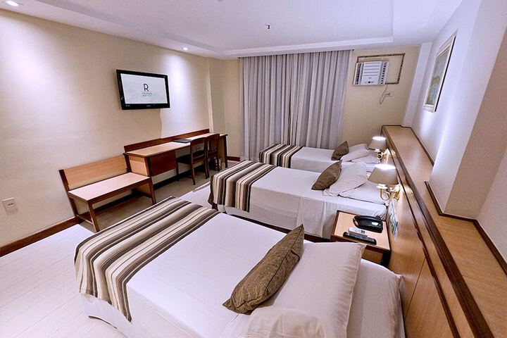 Room 33 of 77