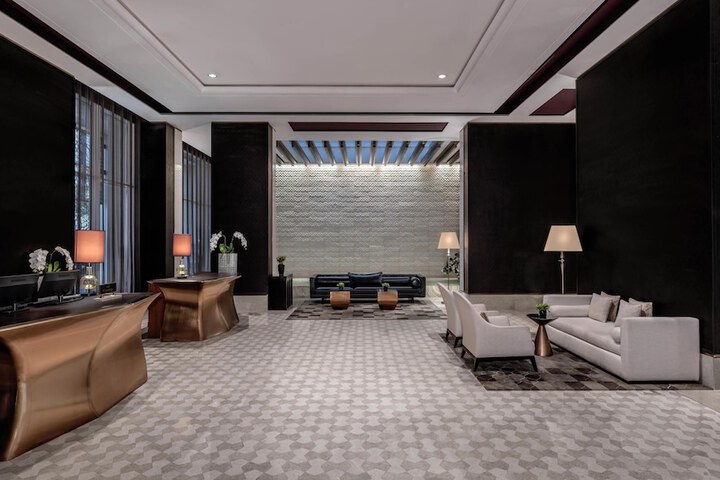 Entrance & Lobby