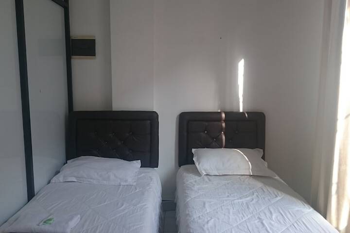 Room 11 of 32