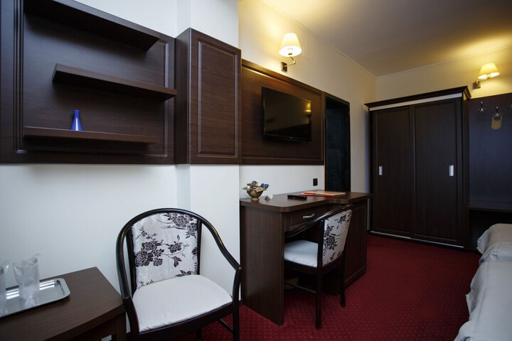 Room 65 of 106