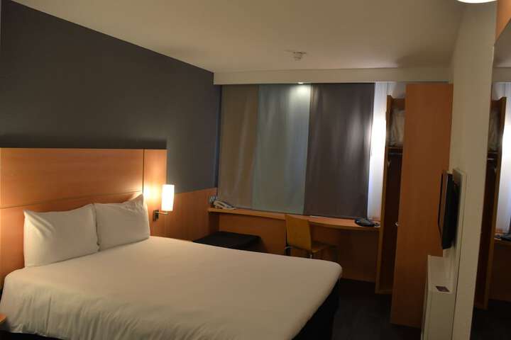 Room 3 of 45