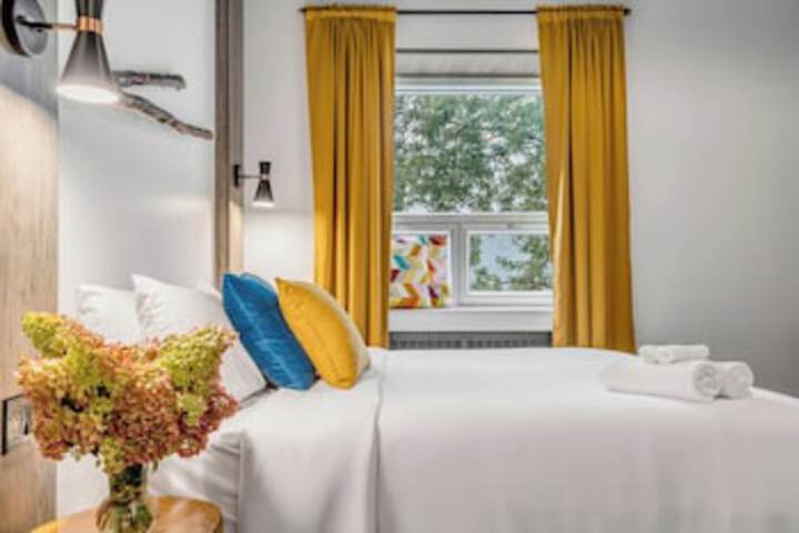 Room 115 of 147