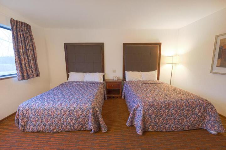 2 Double Beds (15 of 22)