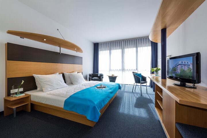 Room 10 of 44