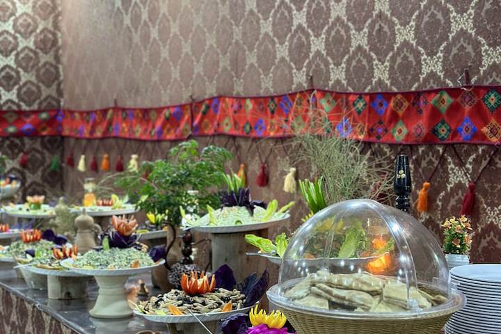 Dining 53 of 88