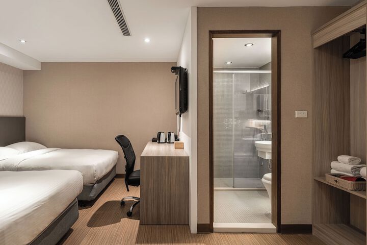 Room 16 of 45