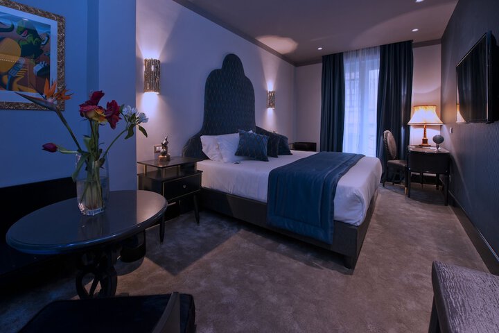 Room 16 of 161