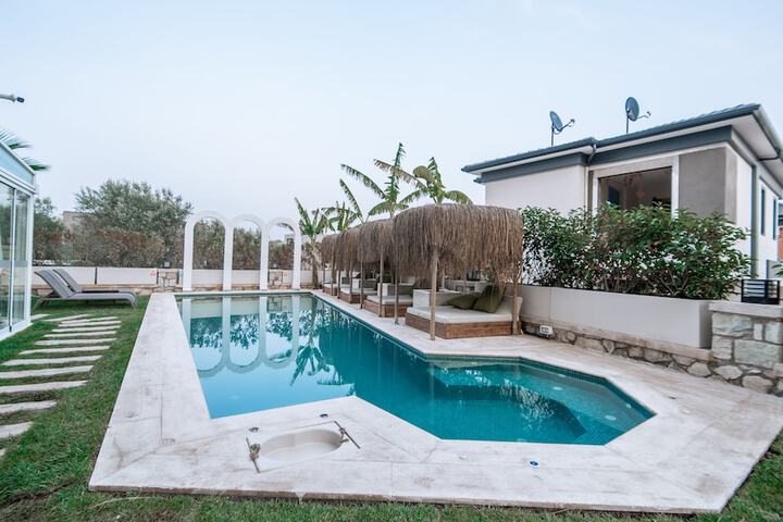 Pool 43 of 58