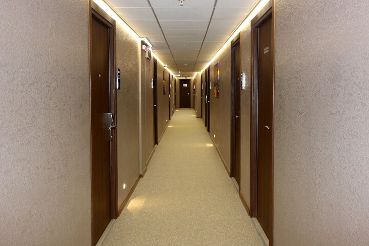 Ballroom/Hall 79 of 82