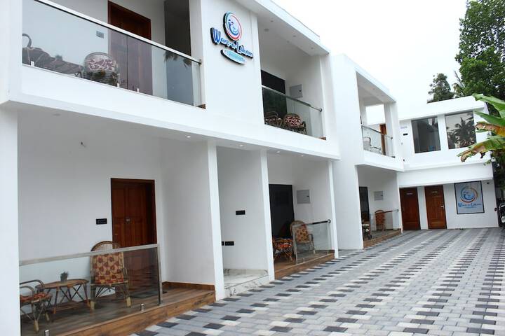 Wavealokam Beach Retreat