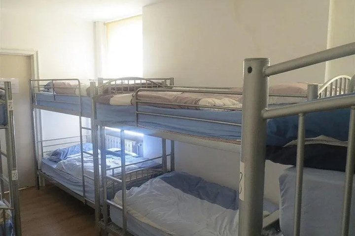 Room 2 of 6