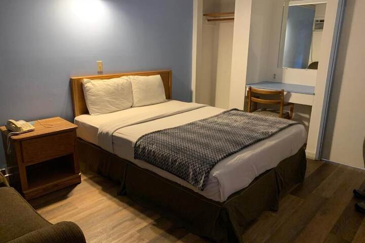 Room 20 of 99