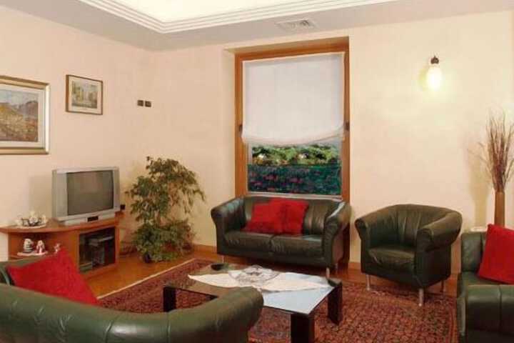Room 8 of 41