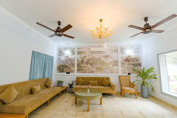Room 15 of 28
