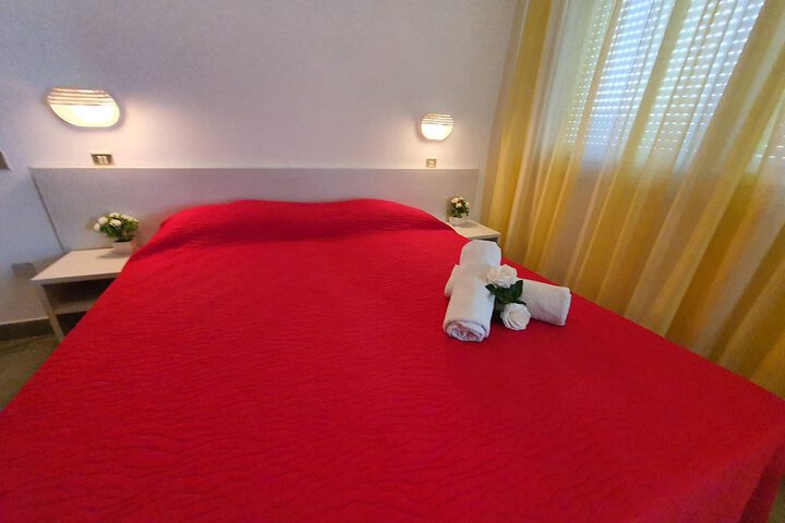 Room 12 of 31