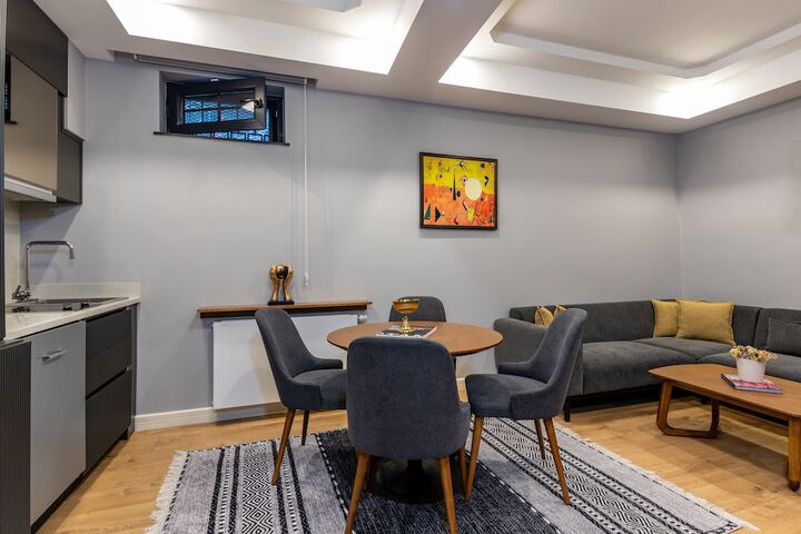Room 15 of 52