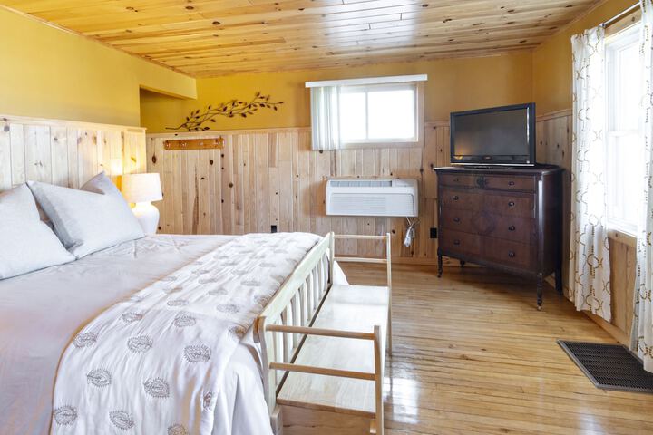 Room 4 of 56