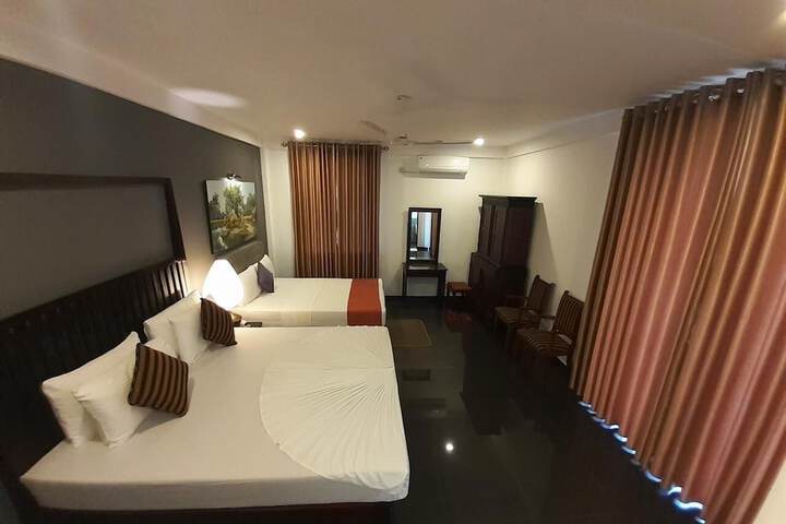Room 6 of 22