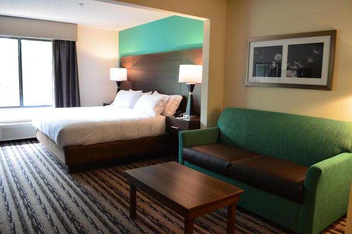 Standard King Bed Accessible (1 of 10)