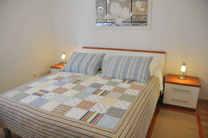 Room 4 of 16