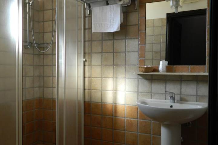 Room 6 of 40