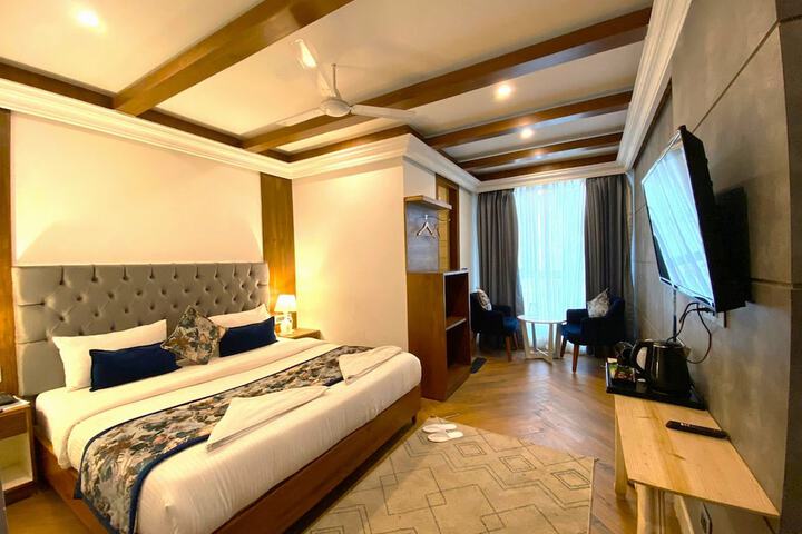 Hotel Sapling Mussoorie - 500 Mtr from Picture Palace Mall Road