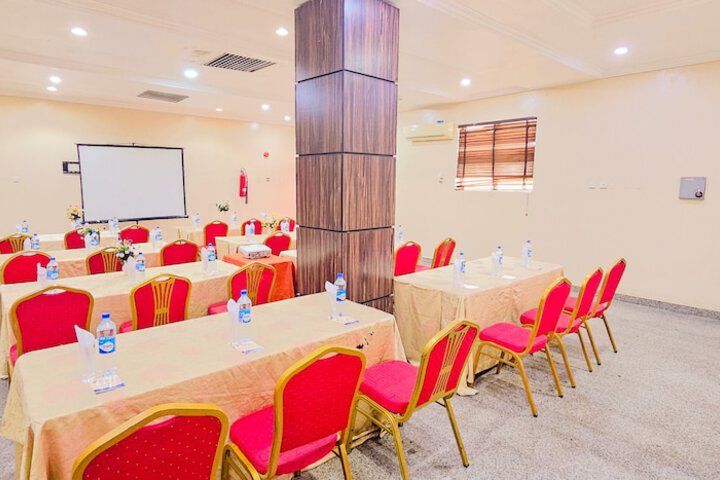 Ballroom/Hall 62 of 81