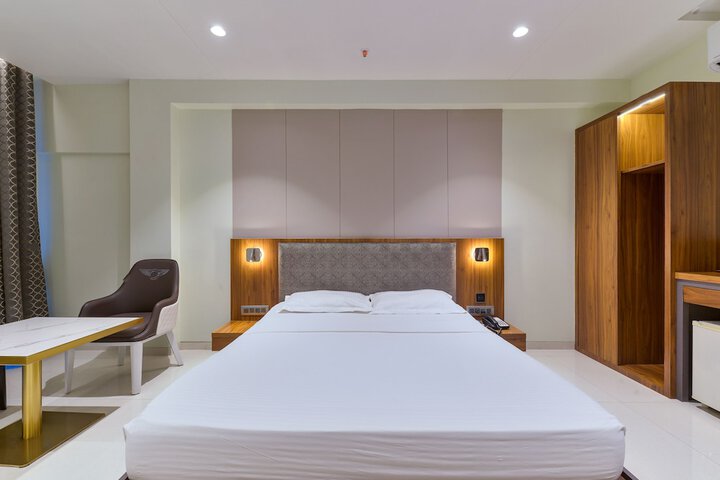 Room 9 of 38