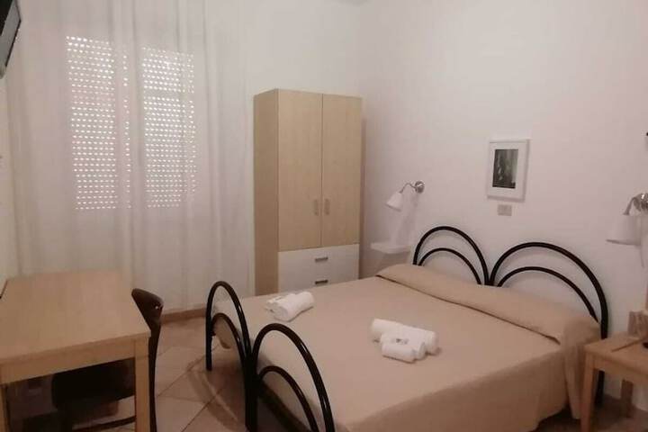 Room 4 of 20