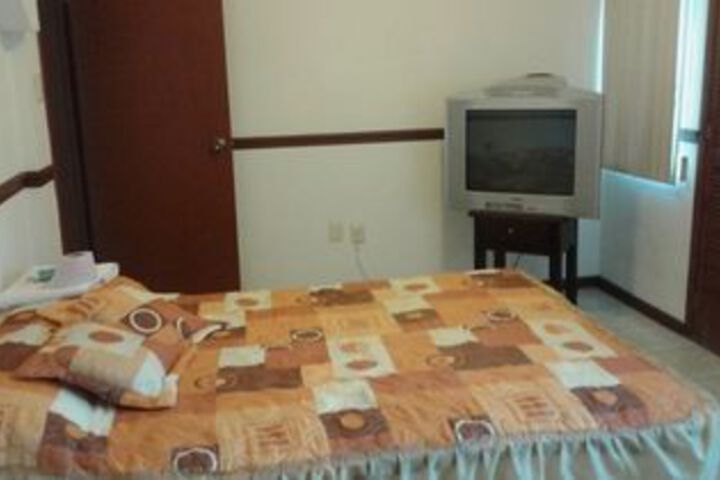 Room 9 of 27