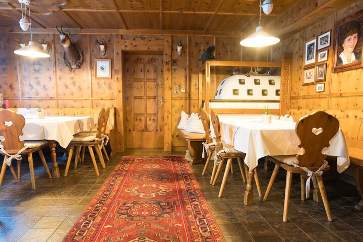Dining 46 of 61