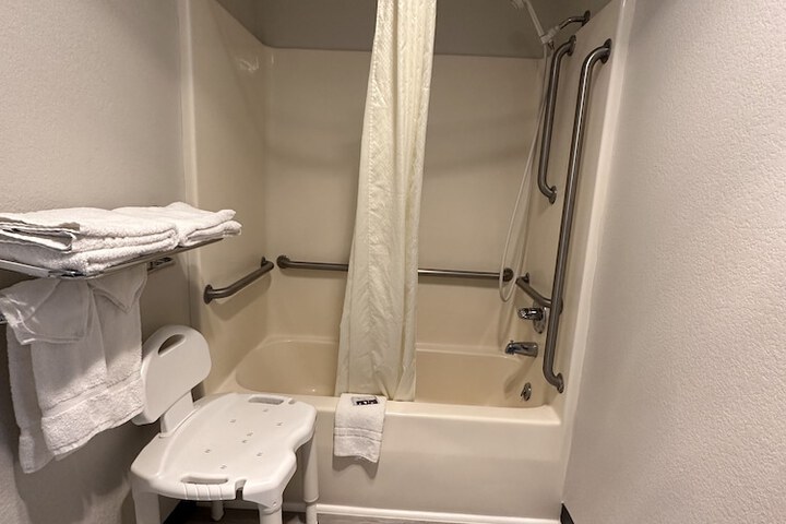 1 King Bed Mobility Accessible Bathtub with Grab Bars (7 of 23)