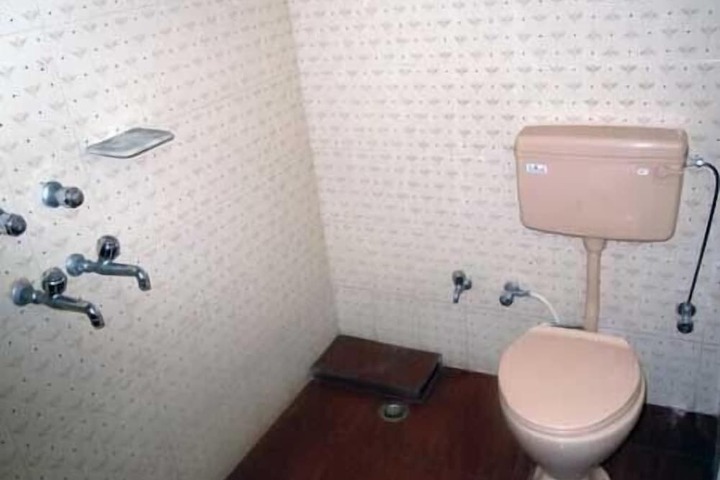 Room 4 of 12