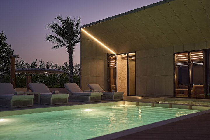 Pool 62 of 82