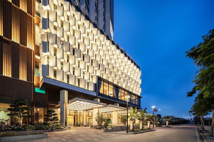 Exterior of Radisson Blu Hotel Ha Long Bay