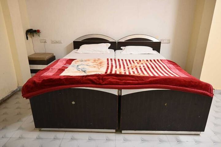 Room 22 of 32