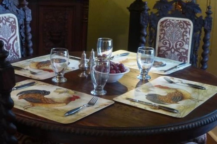 Dining 27 of 44