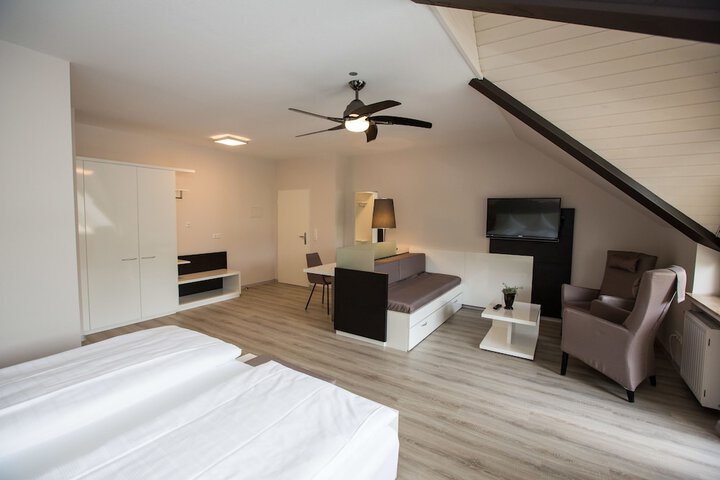 Room 40 of 82