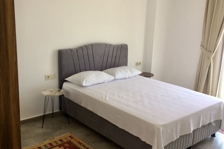 Room 6 of 159
