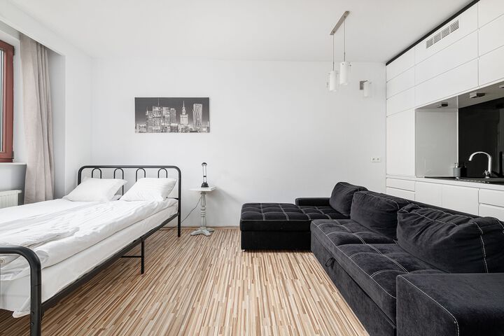 Room 9 of 10