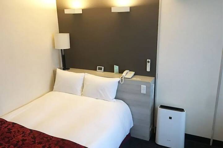 Room 17 of 35