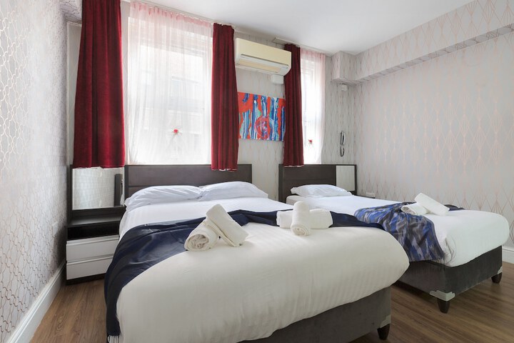 Room 10 of 113