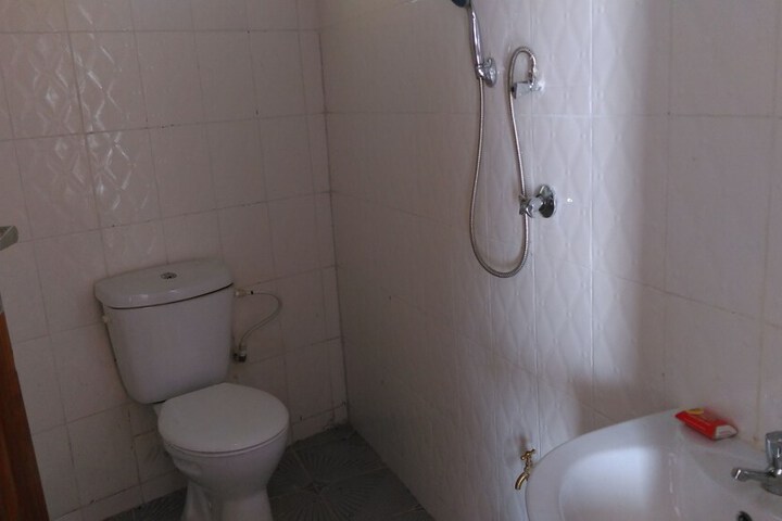Room 8 of 18